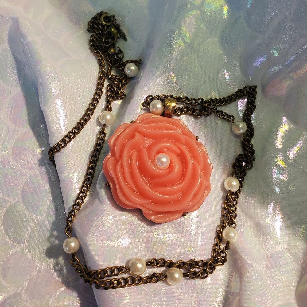 Vintage Avon Acrylic Peach Rose and Faux Pearls Station Necklace Avon NW…